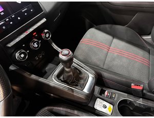 
										RENAULT CAPTUR RS LINE TCE 160 EDC full									