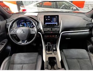 
										MITSUBISHI ECLIPSE CROSS 2.4 PHEV KAITEKI AUTO 4WD full									