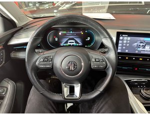 
										MG MG5 LONG RANGE LUXURY full									