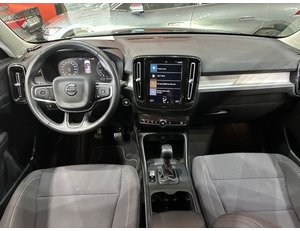 
										VOLVO XC40 1.5 T2 CORE PRO full									