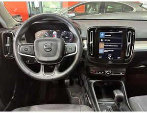 
										VOLVO XC40 1.5 T2 CORE PRO full									