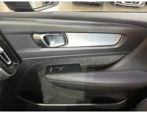 
										VOLVO XC40 1.5 T2 CORE PRO full									