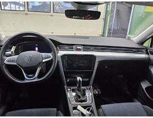 
										VOLKSWAGEN PASSAT VARIANT GTE 1.4 TSI E-POWER 115KW + 85KW full									
