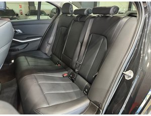 
										BMW SERIE 3 330E full									