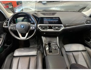 
										BMW SERIE 3 330E full									