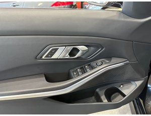 
										BMW SERIE 3 330E full									