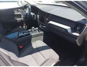 
										VOLVO XC60 2.0 B4 D AWD CORE AUTO full									