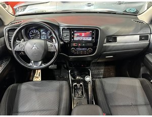 
										MITSUBISHI OUTLANDER 200 MPI MOTION CVT 2WD 5 PLAZAS full									