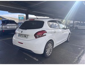 
										PEUGEOT 208 5P STYLE 1.2L PURETECH 60KW (82CV) full									