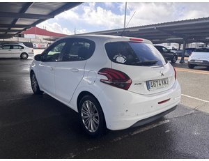 
										PEUGEOT 208 5P STYLE 1.2L PURETECH 60KW (82CV) full									