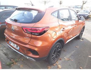 
										MG ZS 1.5 LUXURY full									