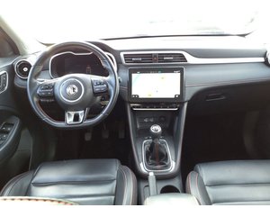 
										MG ZS 1.5 LUXURY full									