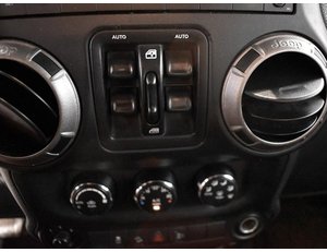 
										JEEP WRANGLER EVO UNLIMITED 2.8 CRD 200CV SPORT AUTO TECHO LONA full									