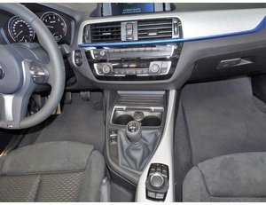 
										BMW SERIE 2 218I CABRIO 1.5 136CV M SPORT full									