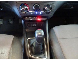 
										HYUNDAI I20 1.2 MPI 85CV ESSENCE full									