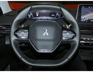 
										PEUGEOT 3008 1.2 PURETECH 130CV ALLURE EAT8 full									