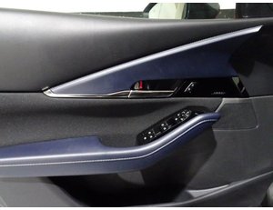 
										MAZDA CX-30 2.0 E-SKYACTIV 122CV MHEV AT ZENITH full									