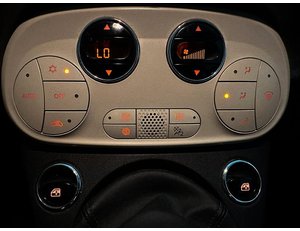 
										FIAT 500 1.2 69CV LOUNGE full									