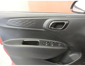 
										HYUNDAI I10 1.2 MPI 84CV TECNO BITONO AUTO full									