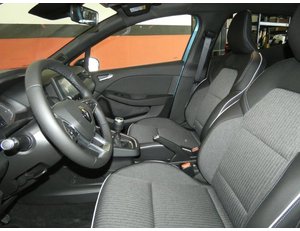 
										RENAULT CLIO 1.0 TCE 90CV ZEN PACK LOOK full									