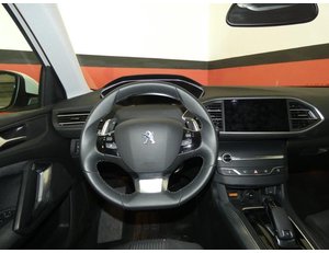 
										PEUGEOT 308 1.2 PURETECH 130CV ALLURE PACK EAT8 full									