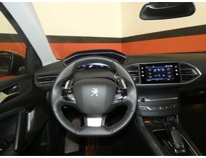 
										PEUGEOT 308 1.2 PURETECH 130CV ALLURE PACK EAT8 full									