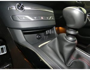 
										PEUGEOT 308 SW 1.2 PURETECH 130CV GT PACK + TECHO full									
