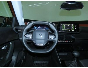 
										PEUGEOT 2008 1.2 PURETECH 100CV ALLURE PACK full									