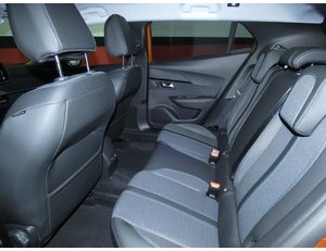 
										PEUGEOT 2008 1.2 PURETECH 100CV ALLURE PACK full									