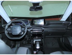 
										PEUGEOT 2008 1.2 PURETECH 130CV ALLURE PACK EAT8 full									
