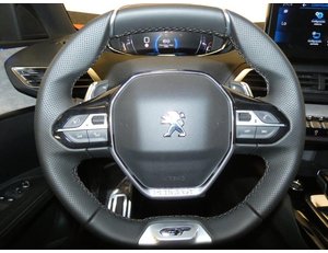 
										PEUGEOT 3008 1.2 PURETECH 130CV GT PACK EAT8 full									