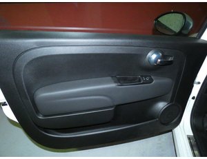 
										FIAT 500C 1.0 HYBRID 70CV ROCK STAR full									