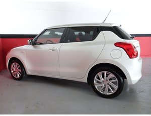 
										SUZUKI SWIFT 1.2 83CV GLE HYBRID full									