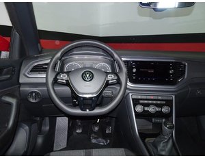
										VOLKSWAGEN T-ROC CABRIO 1.0 TSI 110CV STYLE full									