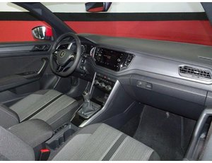 
										VOLKSWAGEN T-ROC CABRIO 1.0 TSI 110CV STYLE full									