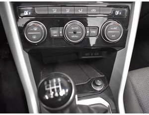 
										VOLKSWAGEN T-ROC CABRIO 1.0 TSI 110CV STYLE full									
