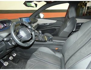 
										PEUGEOT 5008 1.5 BLUEHDI 130CV GT 5+2 full									