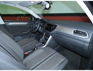 
										VOLKSWAGEN T-ROC 1.5 TSI 150CV ADVANCE DSG full									