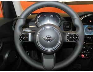 
										MINI MINI COOPER 1.5 136CV full									
