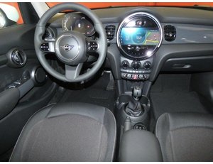 
										MINI MINI COOPER 1.5 136CV full									