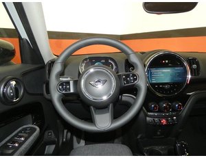 
										MINI COUNTRYMAN 2.0 150CV COOPER D AUTOM. full									