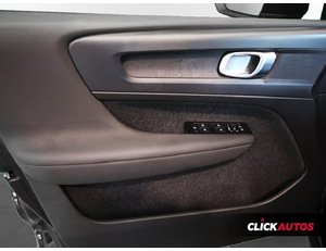 
										VOLVO XC40 1.5 129CV T2 MOMENTUM CORE full									