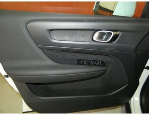 
										VOLVO XC40 1.5 163CV T3 MOMENTUM CORE full									