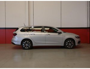
										FIAT TIPO 1.3 MJET 95CV SW MIRROR 5P full									