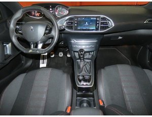 
										PEUGEOT 308 1.5 BLUEHDI 130CV GT full									