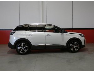 
										PEUGEOT 3008 PHEV 300CV GT EAT8 full									