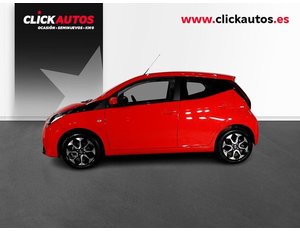 
										TOYOTA AYGO 1.0 70CV X-PLAY full									