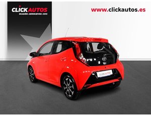 
										TOYOTA AYGO 1.0 70CV X-PLAY full									