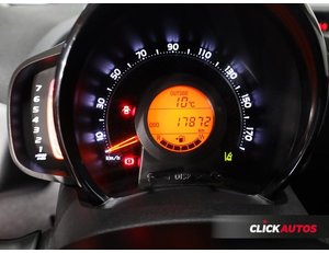 
										TOYOTA AYGO 1.0 70CV X-PLAY full									