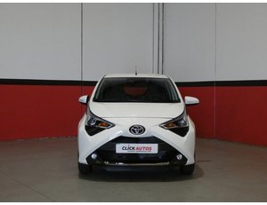 
										TOYOTA AYGO 1.0 72CV X-PLAY full									